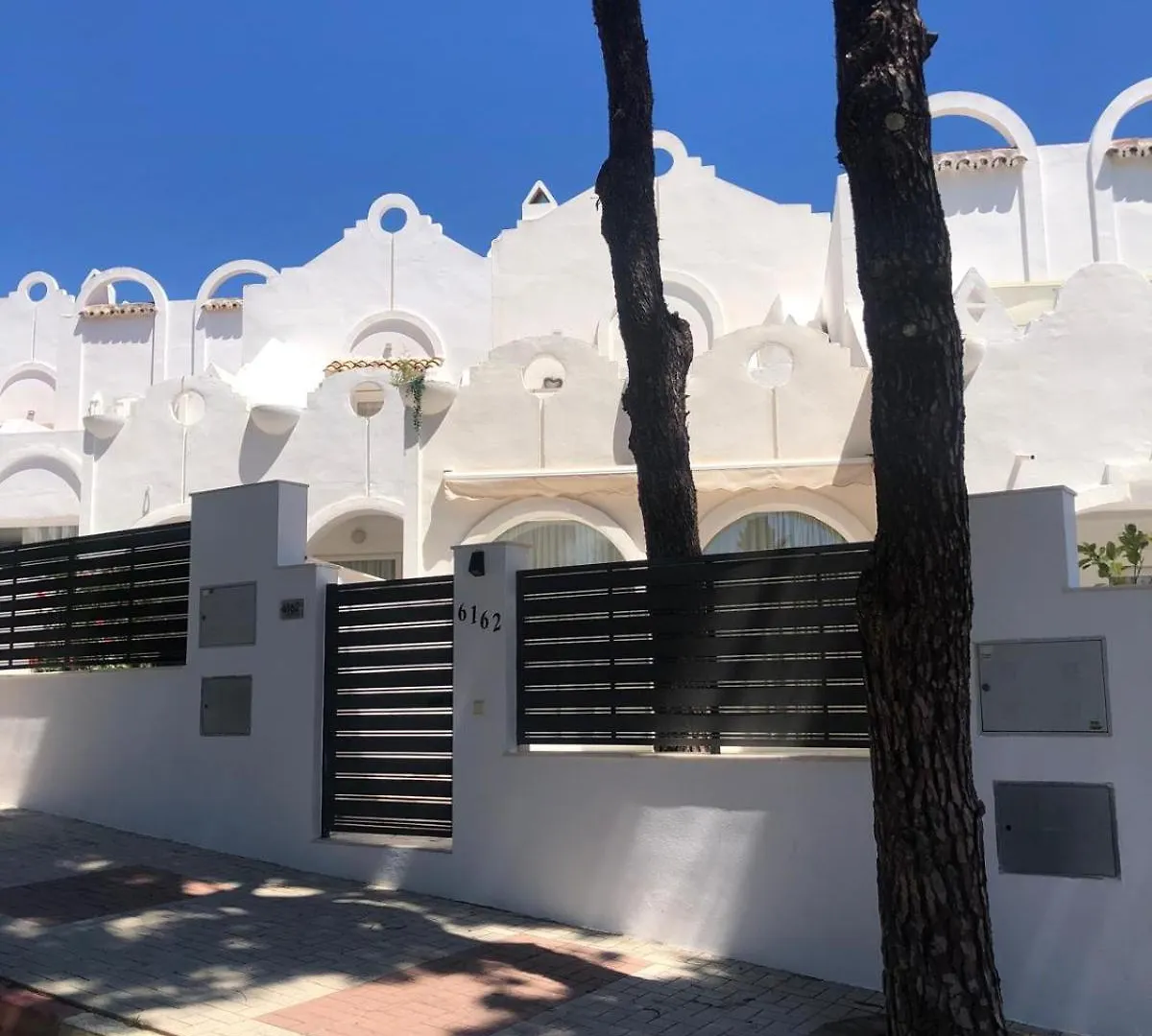 Casa Chico 2 Bedroom Townhouse 1 Mile From Marina & Beaches Marbella Apartamento