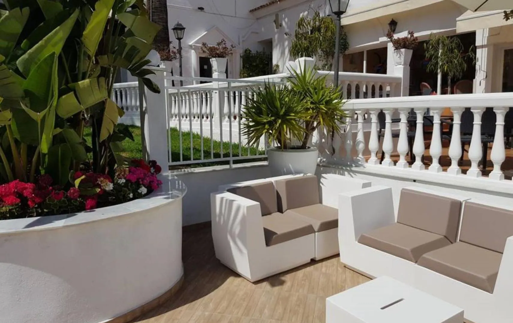 Casa Chico 2 Bedroom Townhouse 1 Mile From Marina & Beaches Marbella Apartamento