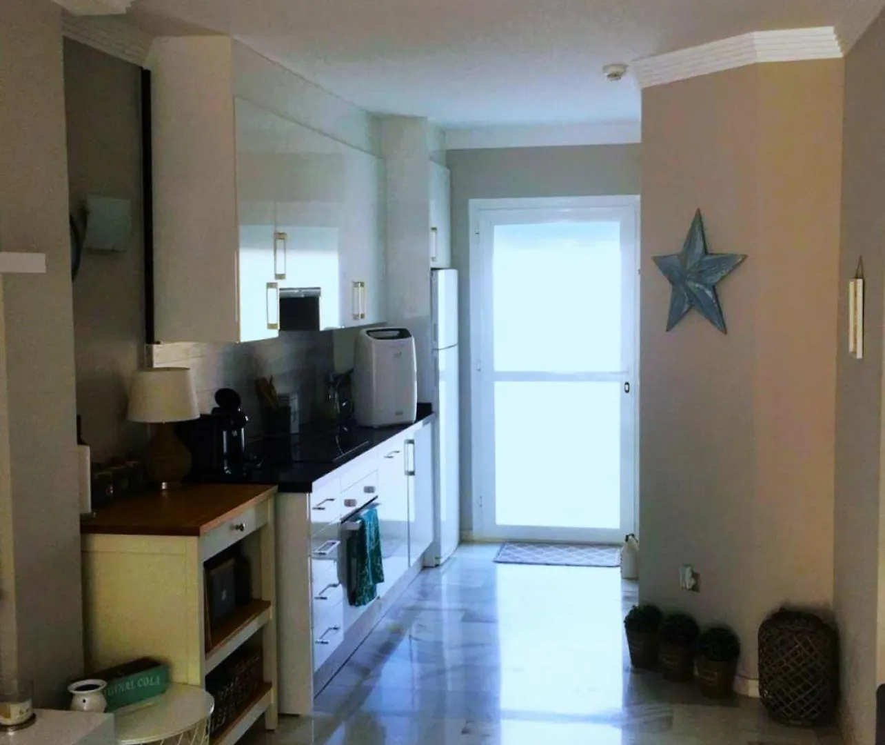 Casa Chico 2 Bedroom Townhouse 1 Mile From Marina & Beaches Marbella