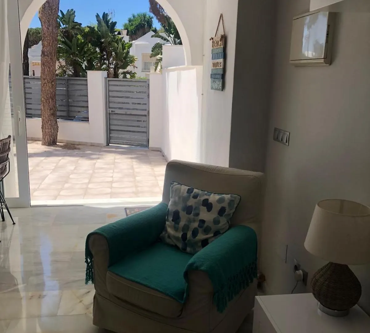 Lägenhet Casa Chico 2 Bedroom Townhouse 1 Mile From Marina & Beaches Marbella