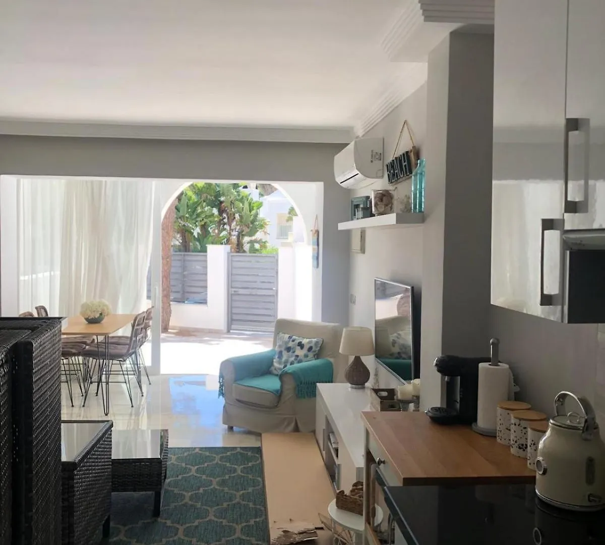 Lägenhet Casa Chico 2 Bedroom Townhouse 1 Mile From Marina & Beaches Marbella
