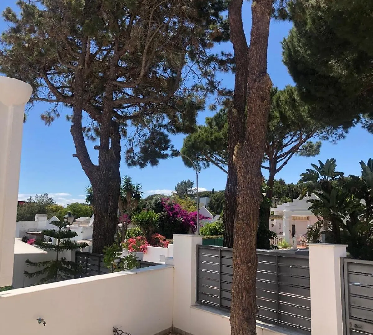 Lägenhet Casa Chico 2 Bedroom Townhouse 1 Mile From Marina & Beaches Marbella Spanien