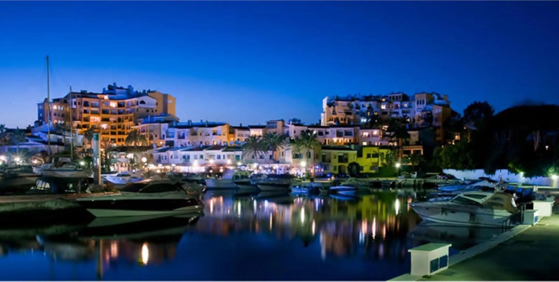 Daire Casa Chico 2 Bedroom Townhouse 1 Mile From Marina & Beaches Marbella İspanya