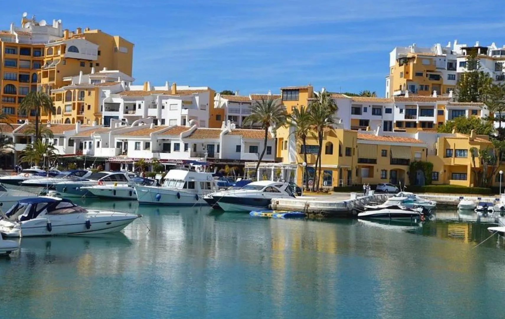Casa Chico 2 Bedroom Townhouse 1 Mile From Marina & Beaches Marbella 0*,  Spanien