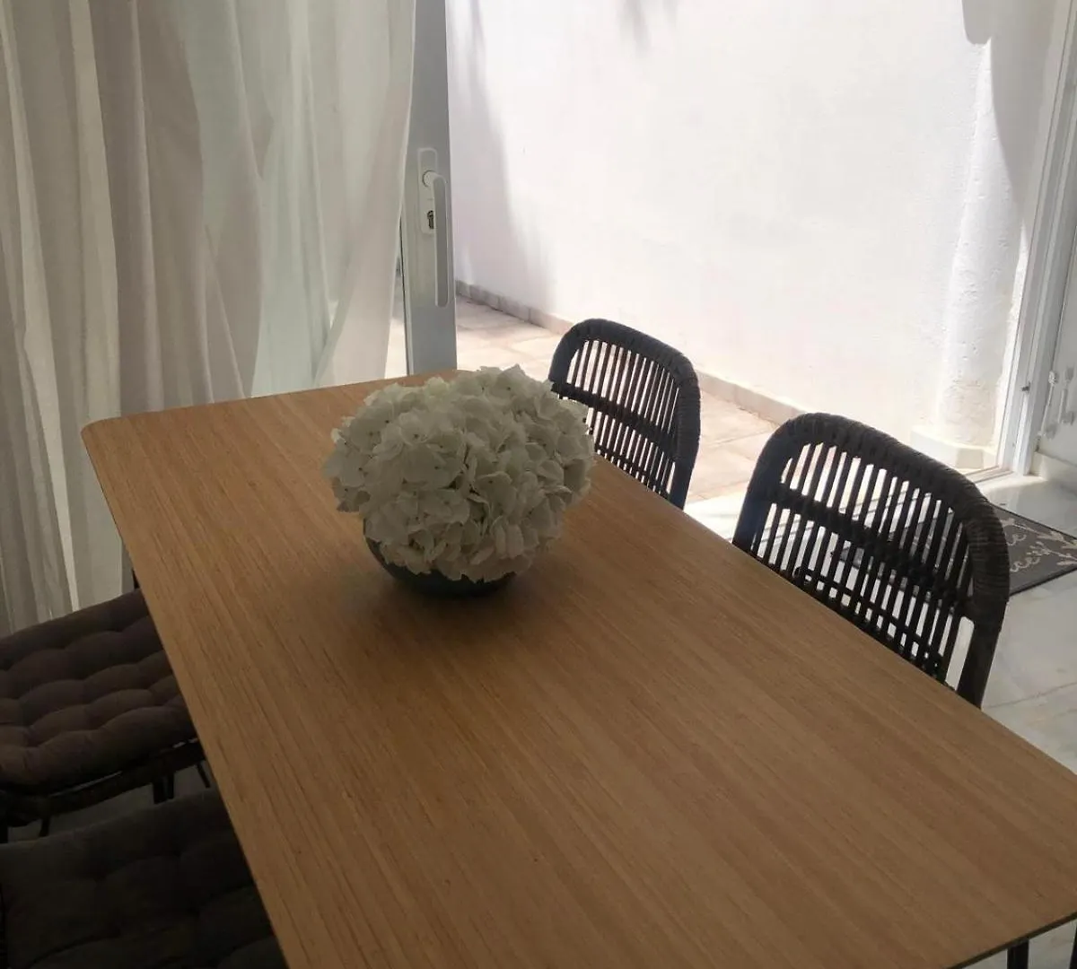 Casa Chico 2 Bedroom Townhouse 1 Mile From Marina & Beaches Marbella Spain